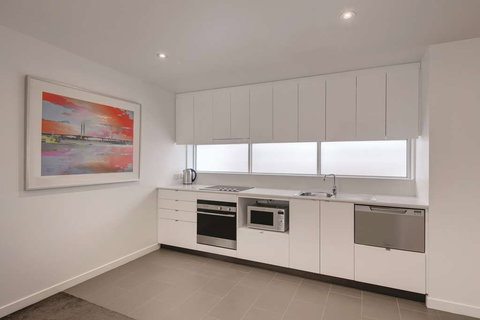 Travelodge Melbourne Docklands - Queensland Tourism 6