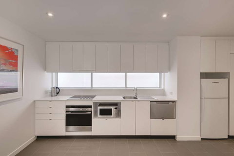 Travelodge Melbourne Docklands - Queensland Tourism 7