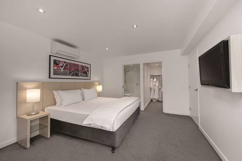 Travelodge Melbourne Docklands - Queensland Tourism 12