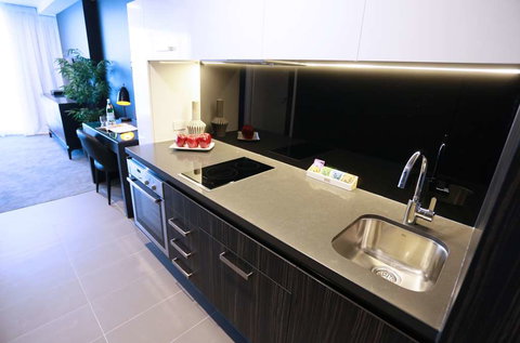 Alex Perry Hotel and Apartments - QLD Tourism 11