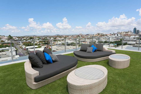 Alex Perry Hotel and Apartments - QLD Tourism 16