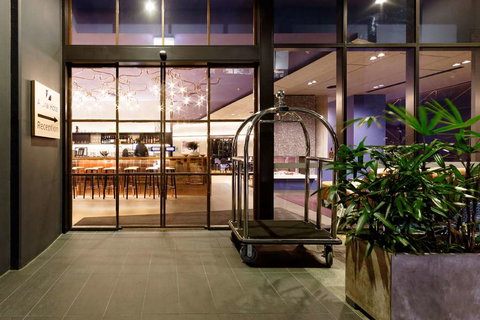 Alpha Mosaic Hotel - QLD Tourism 3
