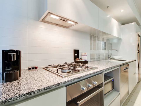 Alpha Mosaic Hotel - QLD Tourism 17