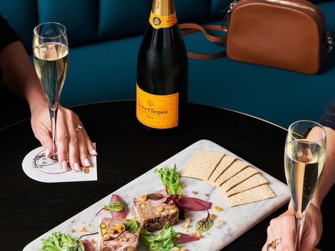 Swissotel Sydney - QLD Tourism 13