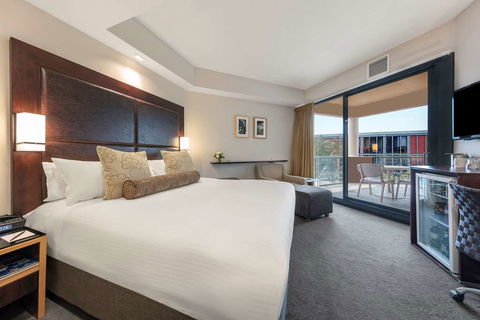 Amora Hotel Riverwalk Melbourne - QLD Tourism 6
