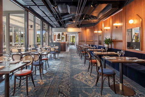 Amora Hotel Riverwalk Melbourne - QLD Tourism 9