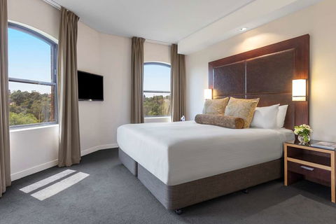 Amora Hotel Riverwalk Melbourne - QLD Tourism 11