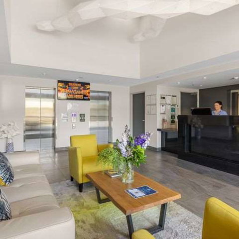 H on Mitchell Apartment Hotel - QLD Tourism 0