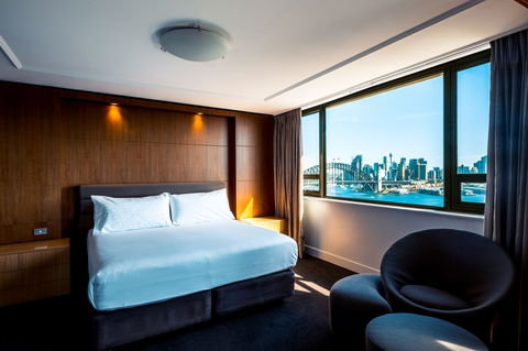 View Sydney - Queensland Tourism 2