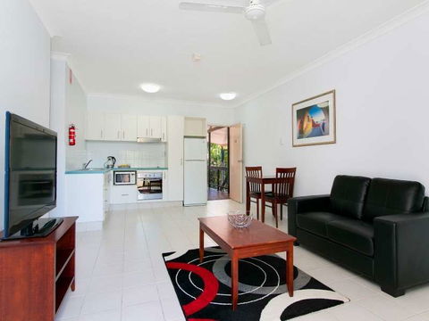 Cairns City Palms - QLD Tourism 2