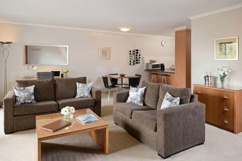 Ringwood Royale Apartment Hotel - QLD Tourism 2