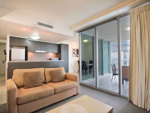 Oaks Casino Towers - Queensland Tourism 2