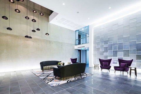 Avenue Hotel Canberra - Queensland Tourism 1