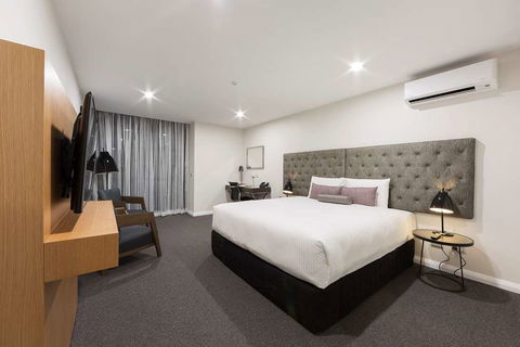Avenue Hotel Canberra - Queensland Tourism 2
