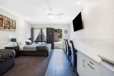 Comfort Inn May Park - QLD Tourism 1