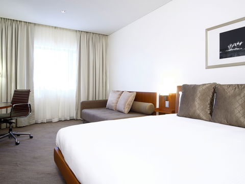 Novotel Canberra - Queensland Tourism 0