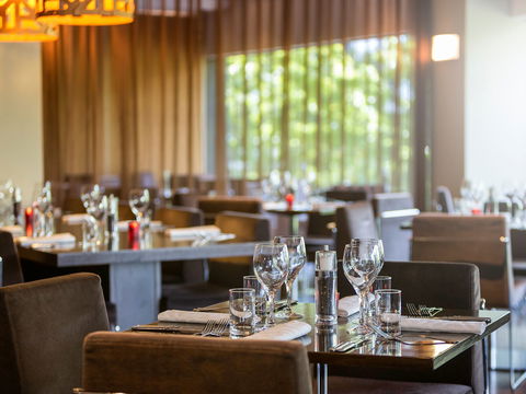Novotel Canberra - Queensland Tourism 1
