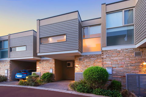 Smiths Beach Resort - Queensland Tourism 2