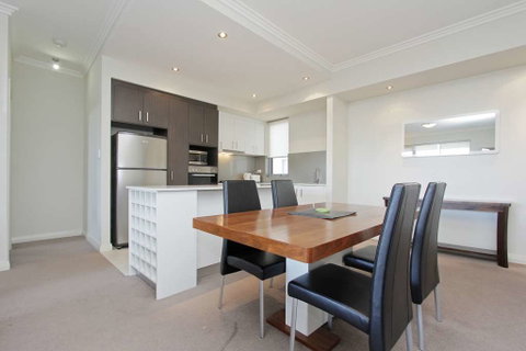 Zappeion Apartments - QLD Tourism 1