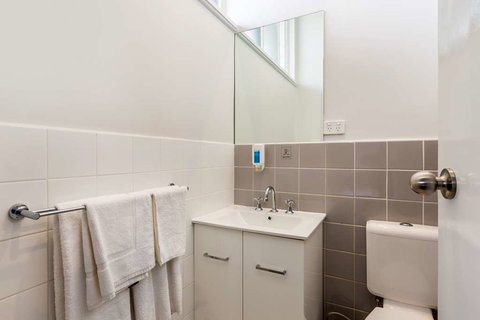 Nightcap at Ashley Hotel - QLD Tourism 1