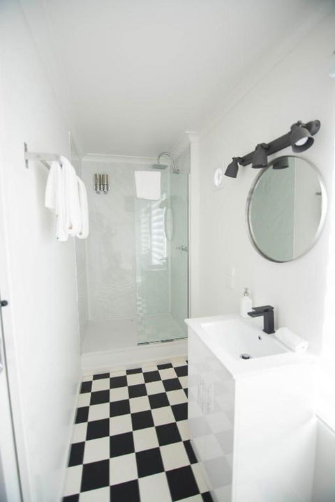 Siesta Central Apartments - Queensland Tourism 1
