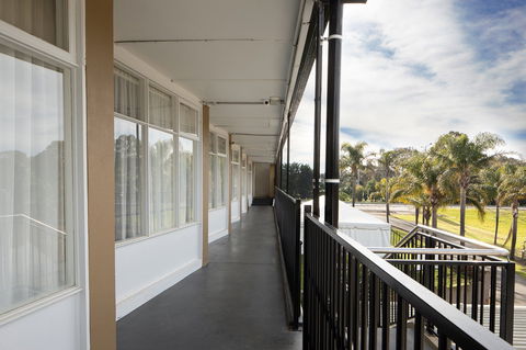 Rivers Inn Motel - Queensland Tourism 1