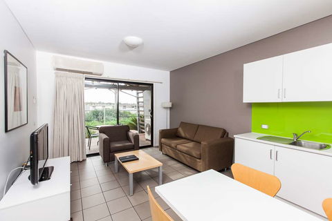 Majestic Oasis Apartments - QLD Tourism 2