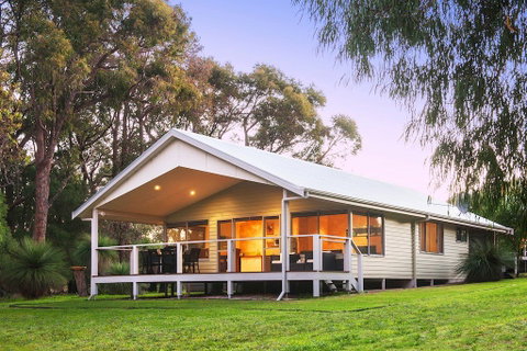 Acacia Chalets Margaret River - QLD Tourism 0