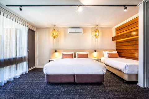 Nightcap At Gateway Hotel - Queensland Tourism 4