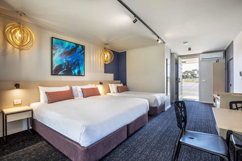 Nightcap At Gateway Hotel - Queensland Tourism 7