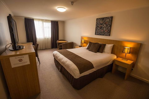 Bairnsdale International - QLD Tourism 4
