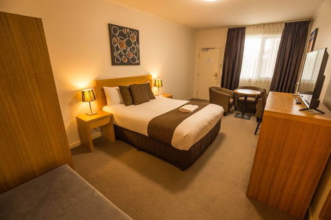 Bairnsdale International - QLD Tourism 7