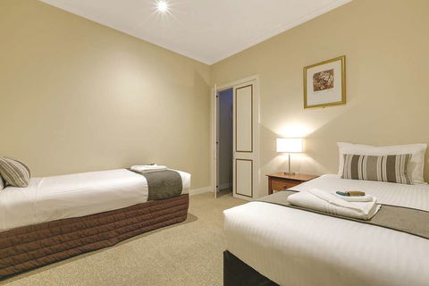 Lake Inn Ballarat - QLD Tourism 8