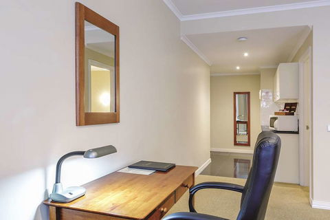 Lake Inn Ballarat - QLD Tourism 10