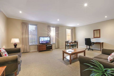 Lake Inn Ballarat - QLD Tourism 13