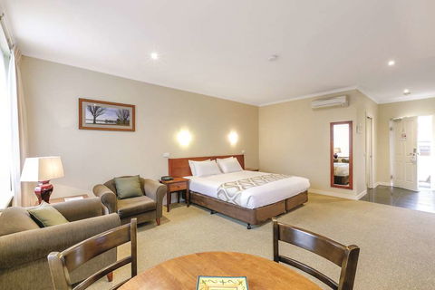 Lake Inn Ballarat - QLD Tourism 14