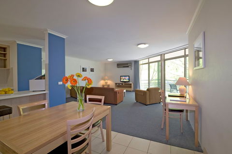 Kingston Terrace Serviced Apartments - QLD Tourism 3