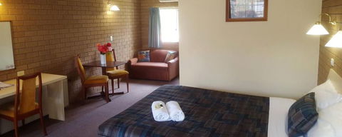 Hepburn Springs Motor Inn - Queensland Tourism 1