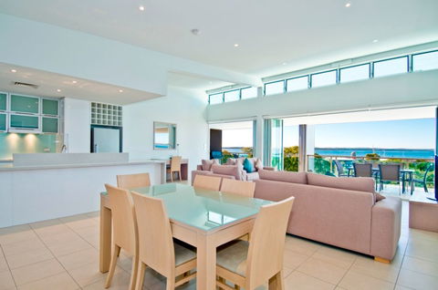 Akama Resort - Queensland Tourism 1