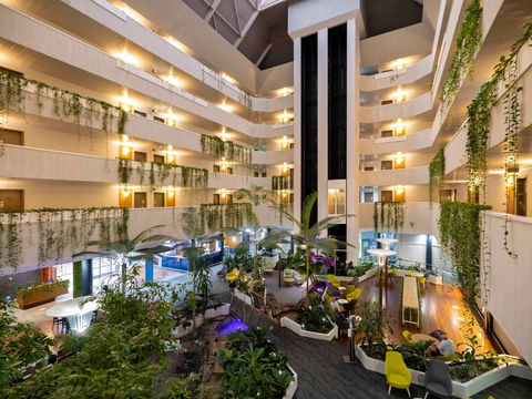 Novotel Darwin Atrium - Queensland Tourism 2