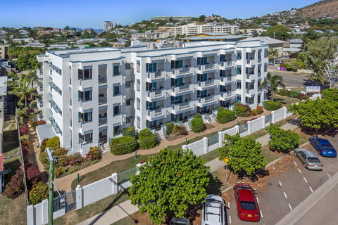Madison Ocean Breeze - Queensland Tourism 0