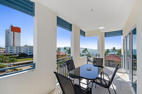 Madison Ocean Breeze - Queensland Tourism 2