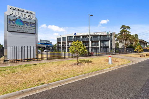 Quality Inn Taylors Lakes Motel - Queensland Tourism 0