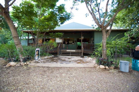 Adels Grove Camping Park Hotel - Queensland Tourism 0