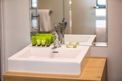 Nightcap at Chester Hill Hotel - QLD Tourism 1