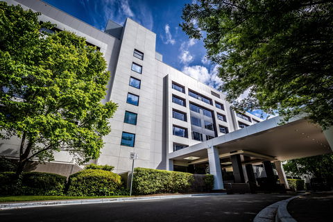 Crowne Plaza Canberra - Queensland Tourism 1