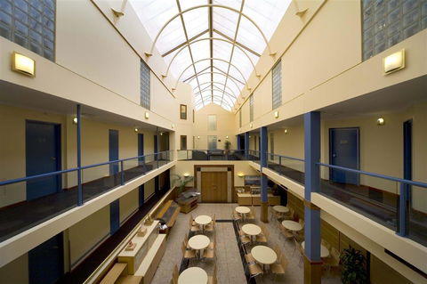 Capital Executive Apt Hotel Canberra - Queensland Tourism 1