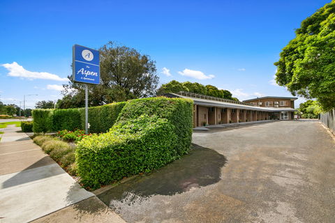 Hotel Aspen & Apartments - Queensland Tourism 0