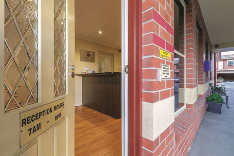 Lake Inn Ballarat - QLD Tourism 2
