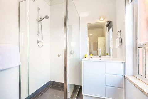 Nightcap Rose & Crown Hotel - QLD Tourism 1